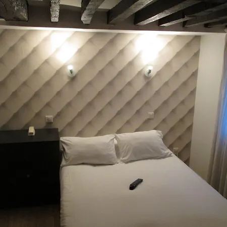 Hauteville Opera Hotel