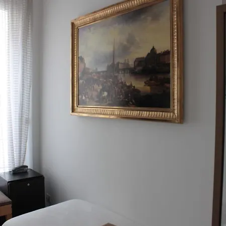 Hauteville Opera Hotel 3*