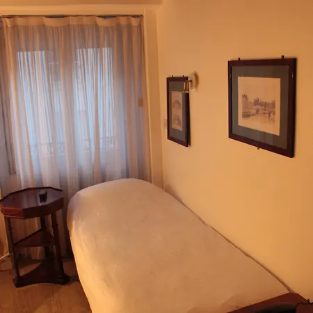 מלון Hauteville Opera 3*