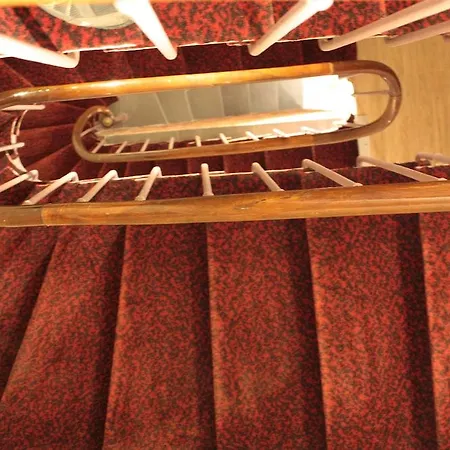 Hauteville Opera 3*