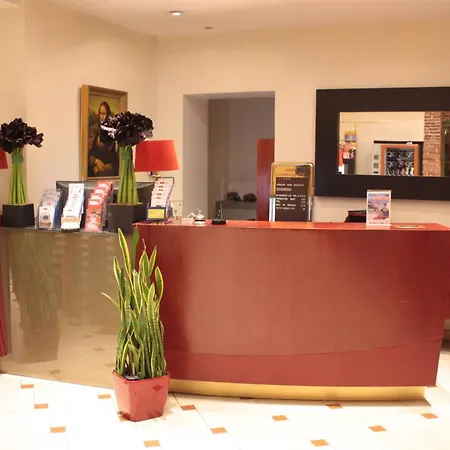 מלון Hauteville Opera 3*