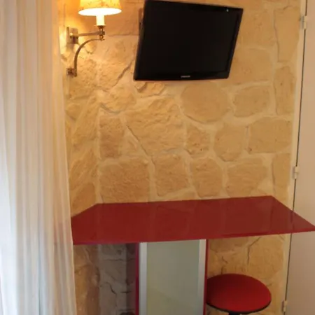 מלון Hauteville Opera 3*