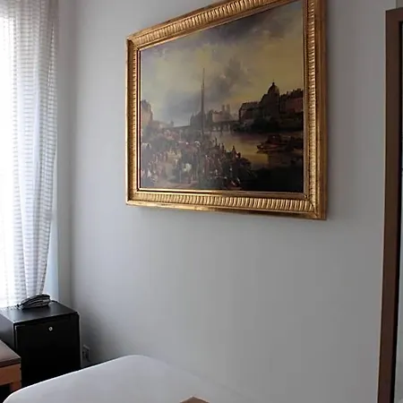 Hauteville Opera Hotel