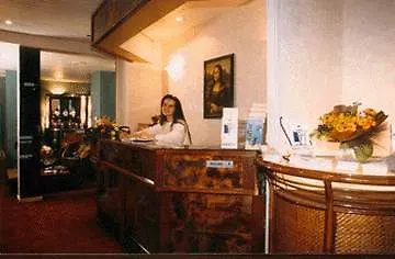 Hauteville Opera מלון