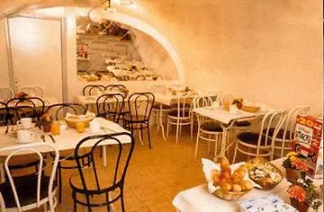 מלון Hauteville Opera 3*