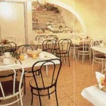 Hauteville Opera מלון 3*
