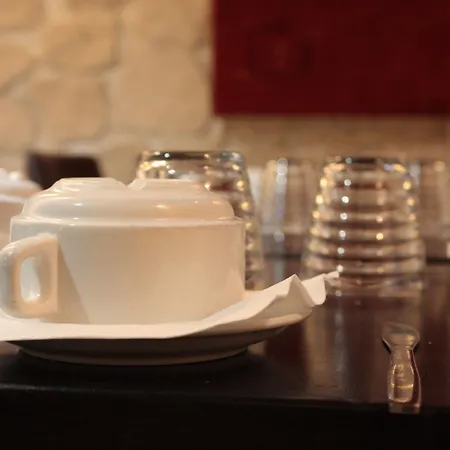 Hauteville Opera מלון 3*