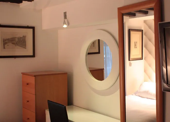 Hauteville Opera Otel 3*