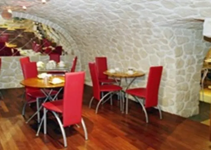 Hauteville Opera Otel