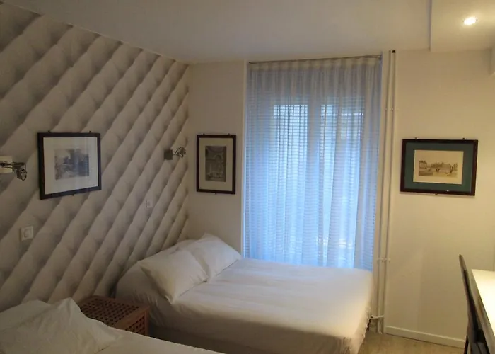 Hauteville Opera Otel 3*